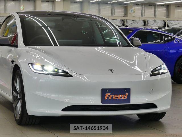 Tesla MODEL 3 2023-12 8884487-8