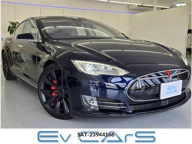 Tesla MODEL S 2014-12 1103510-0