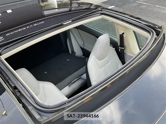 Tesla MODEL S 2014-12 1103510-12