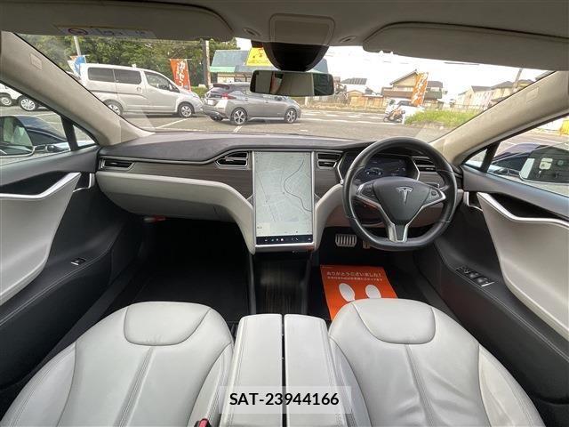 Tesla MODEL S 2014-12 1103510-14