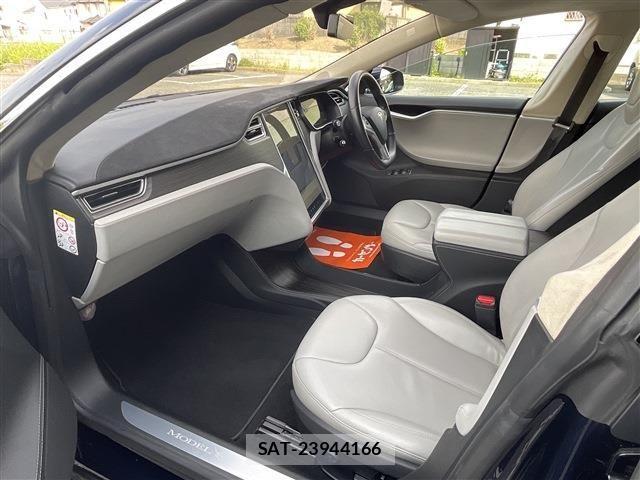 Tesla MODEL S 2014-12 1103510-15