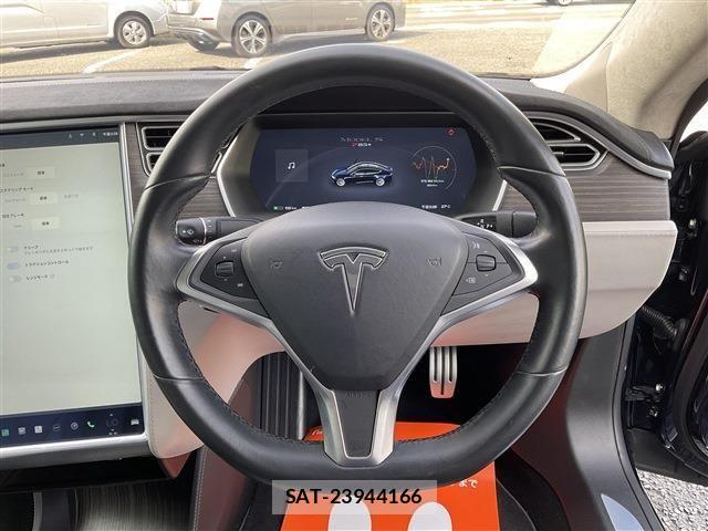 Tesla MODEL S 2014-12 1103510-16