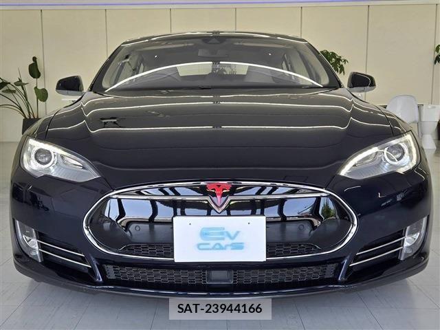 Tesla MODEL S 2014-12 1103510-1