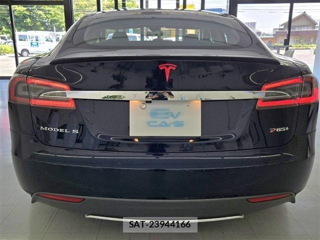Tesla MODEL S 2014-12 1103510-5