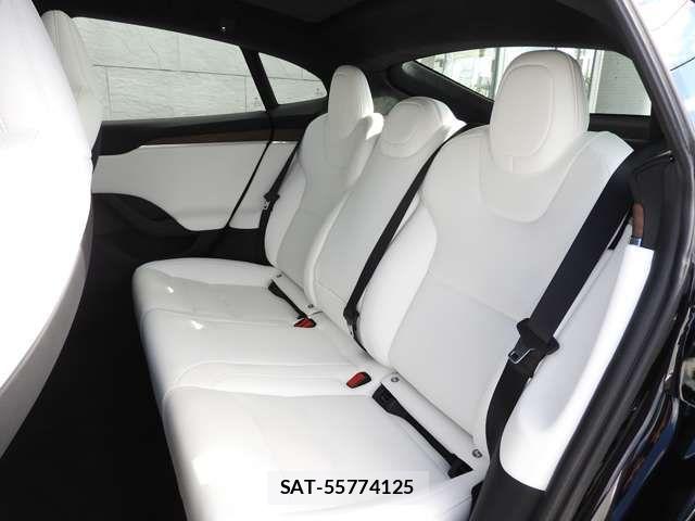 Tesla MODEL S 2023-10 8038759-11