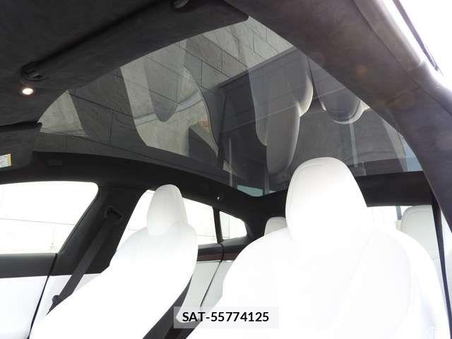 Tesla MODEL S 2023-10 8038759-13