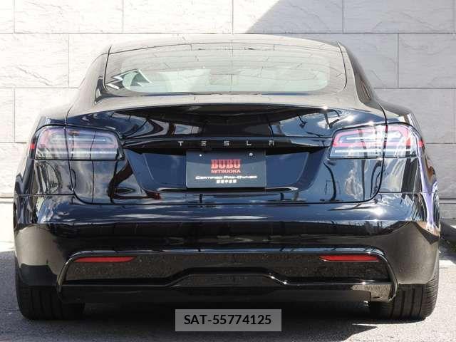 Tesla MODEL S 2023-10 8038759-15