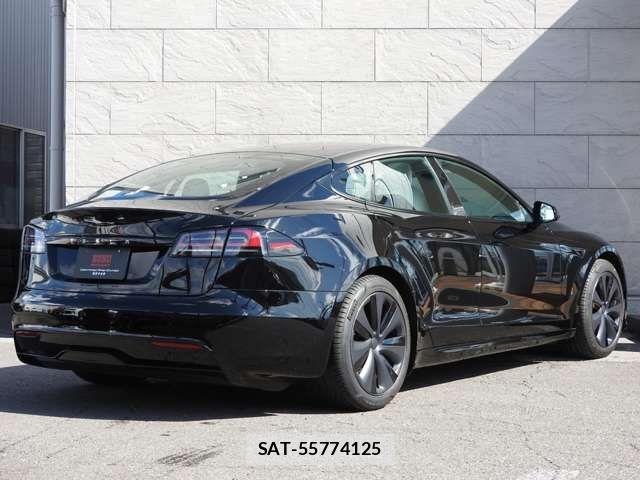 Tesla MODEL S 2023-10 8038759-2