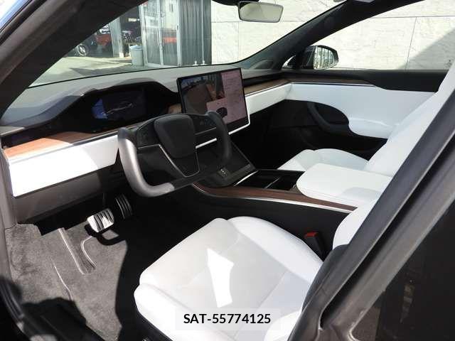 Tesla MODEL S 2023-10 8038759-3