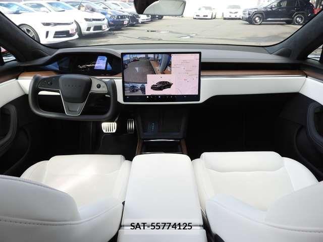 Tesla MODEL S 2023-10 8038759-4