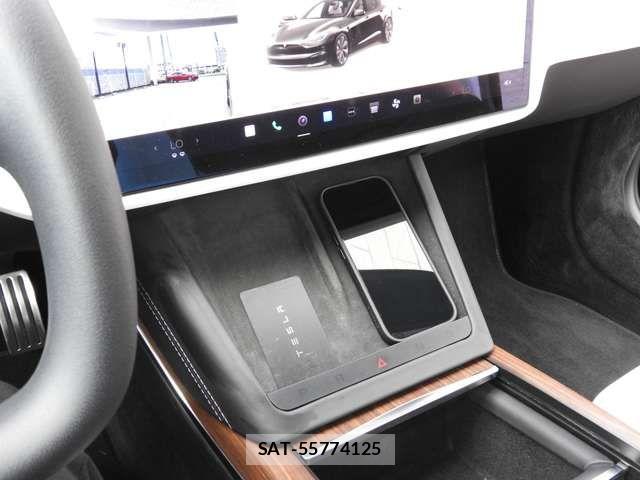Tesla MODEL S 2023-10 8038759-6