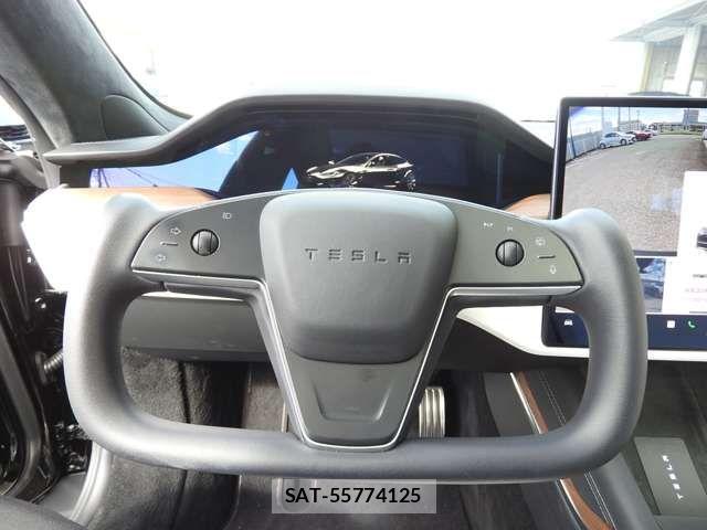 Tesla MODEL S 2023-10 8038759-8