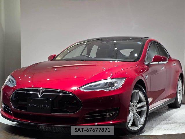 Tesla MODEL S 2015-03 8746354-0