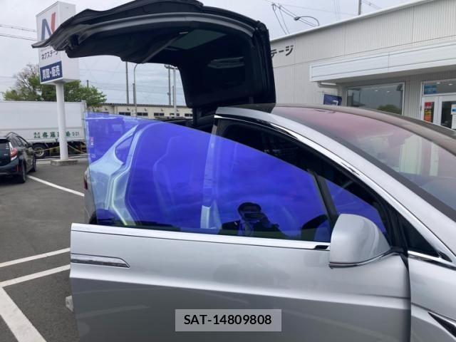 Tesla MODEL X 2017-12 6504177-10