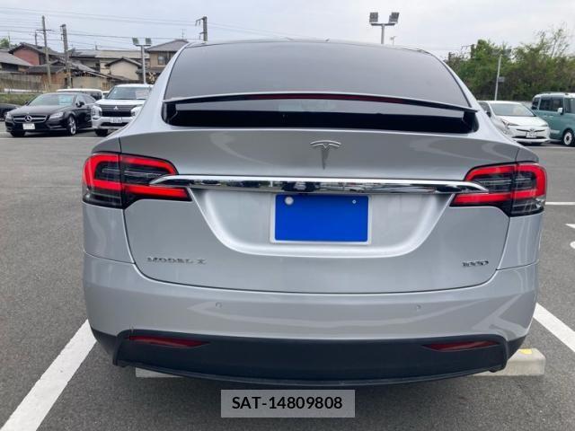 Tesla MODEL X 2017-12 6504177-2
