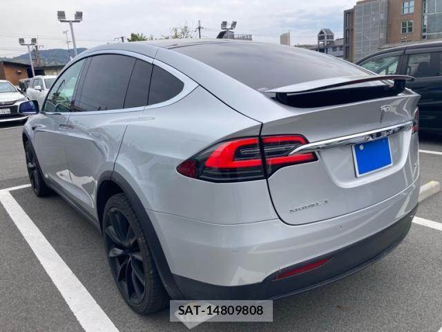 Tesla MODEL X 2017-12 6504177-3