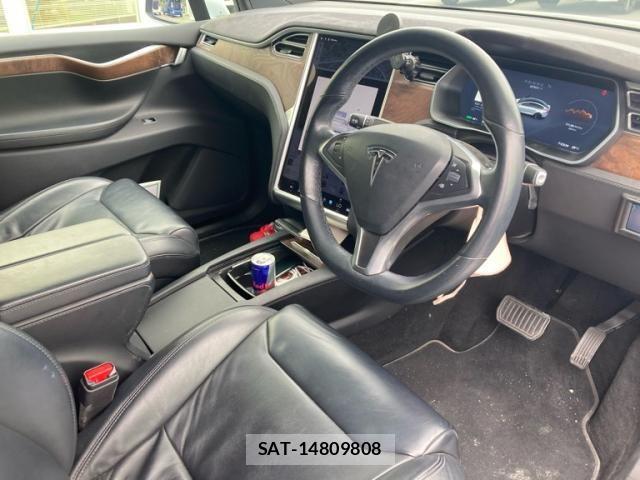 Tesla MODEL X 2017-12 6504177-7