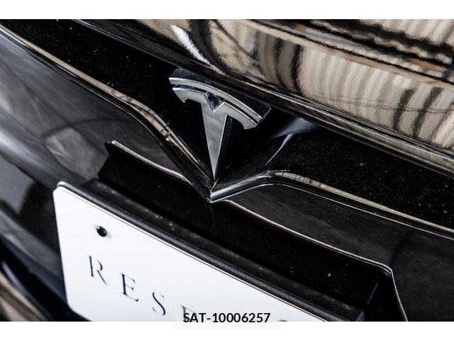 Tesla MODEL X 2023-11 7226130-19