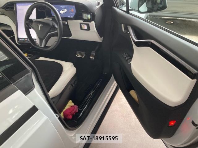 Tesla MODEL X 2020-12 8317648-14