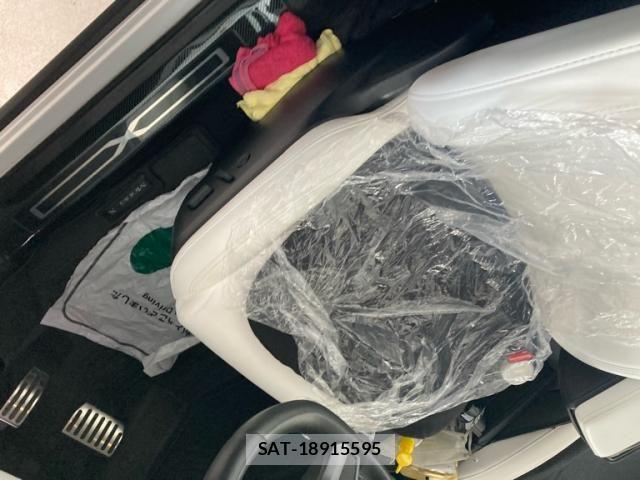 Tesla MODEL X 2020-12 8317648-21