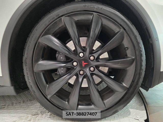 Tesla MODEL X 2018-11 8527788-11
