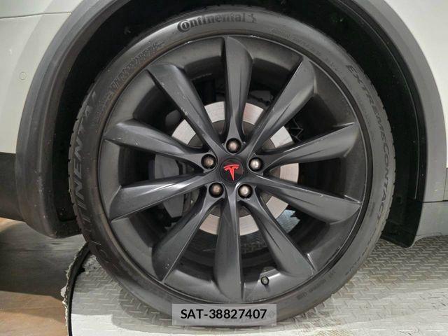 Tesla MODEL X 2018-11 8527788-12