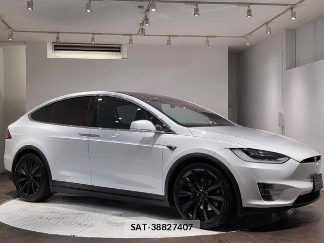 Tesla MODEL X 2018-11 8527788-18
