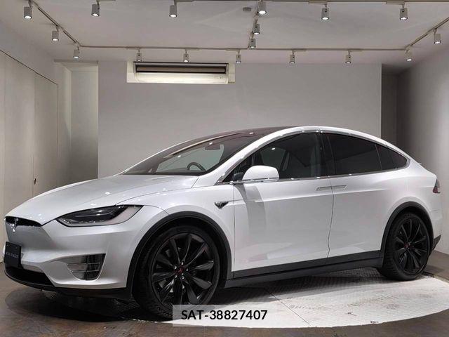 Tesla MODEL X 2018-11 8527788-3