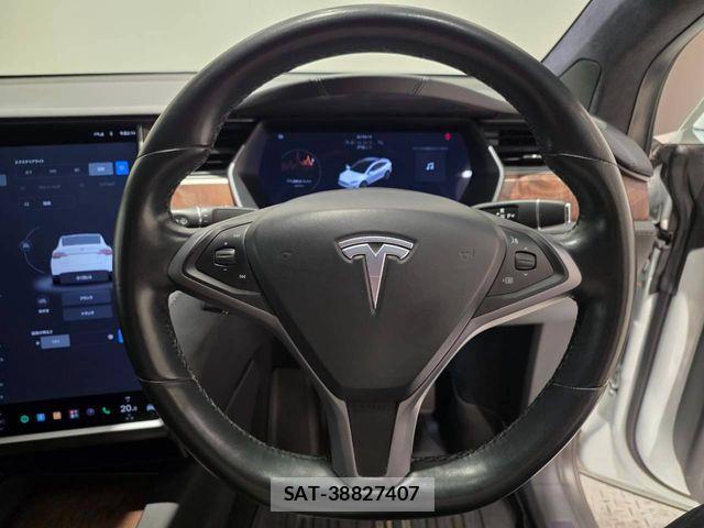 Tesla MODEL X 2018-11 8527788-5