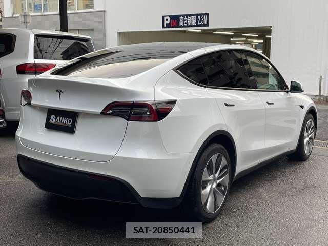 Tesla MODEL Y 2022-11 616107-10