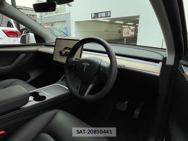 Tesla MODEL Y 2022-11 616107-11