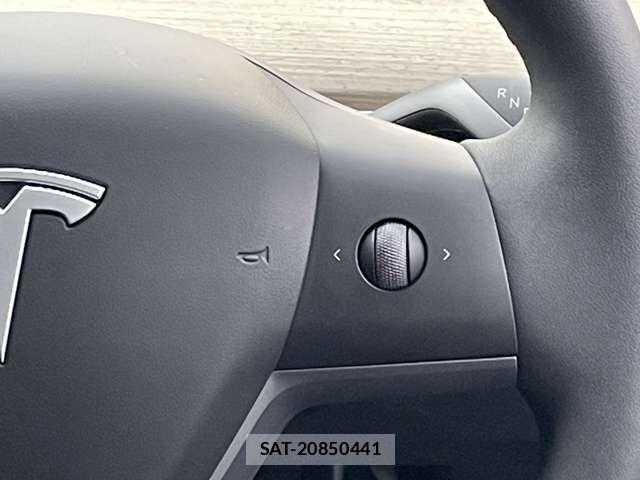 Tesla MODEL Y 2022-11 616107-17