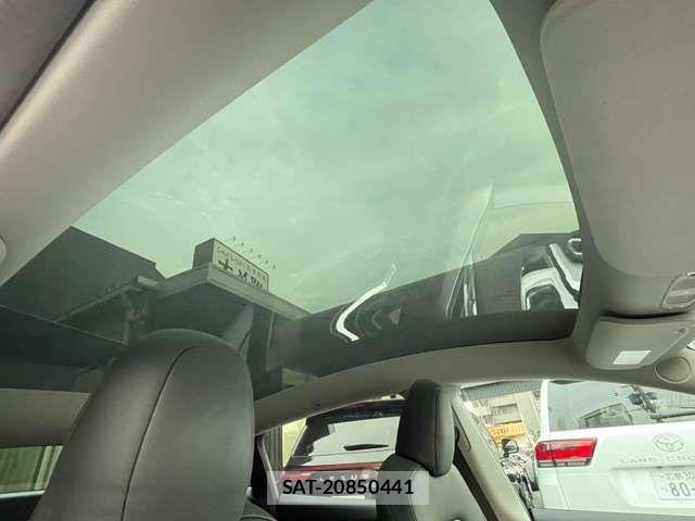 Tesla MODEL Y 2022-11 616107-1