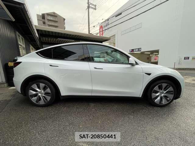 Tesla MODEL Y 2022-11 616107-5