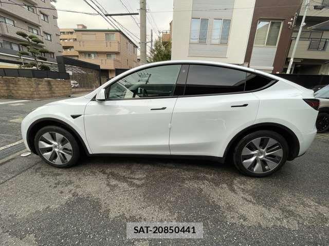 Tesla MODEL Y 2022-11 616107-6