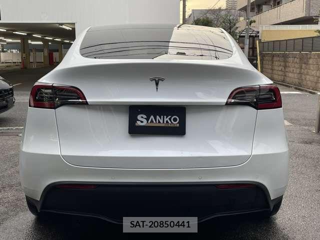 Tesla MODEL Y 2022-11 616107-8