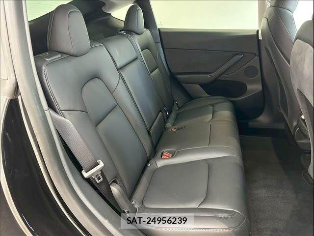 Tesla MODEL Y 2022-09 1293894-9