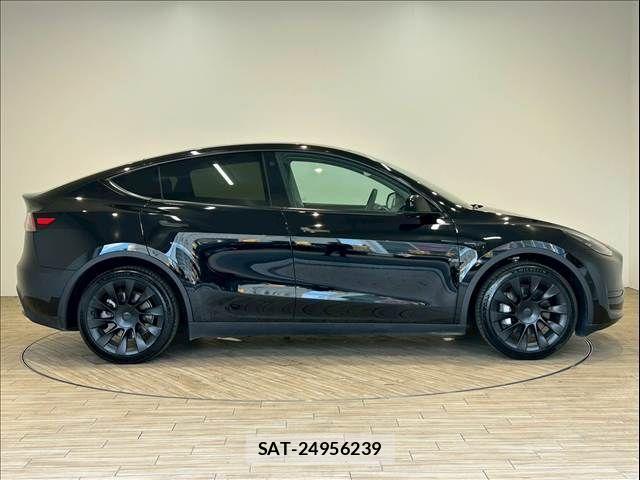 Tesla MODEL Y 2022-09 1293894-13