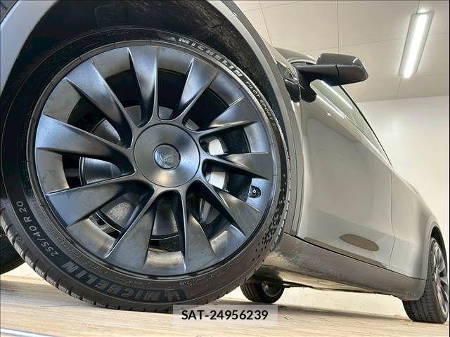 Tesla MODEL Y 2022-09 1293894-17