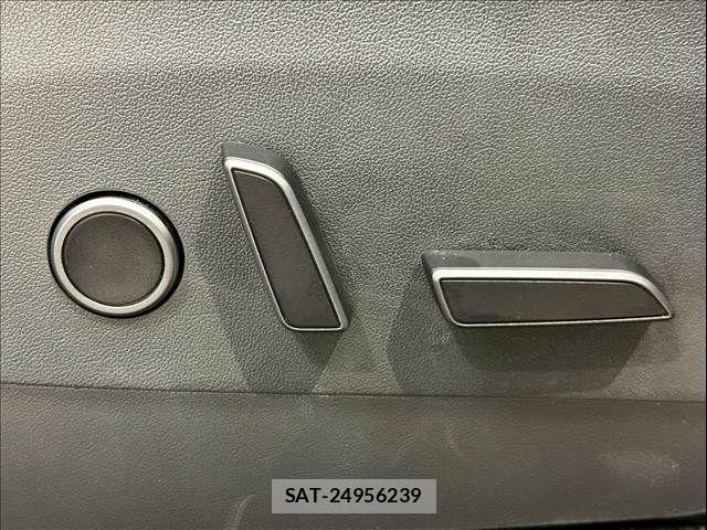 Tesla MODEL Y 2022-09 1293894-6