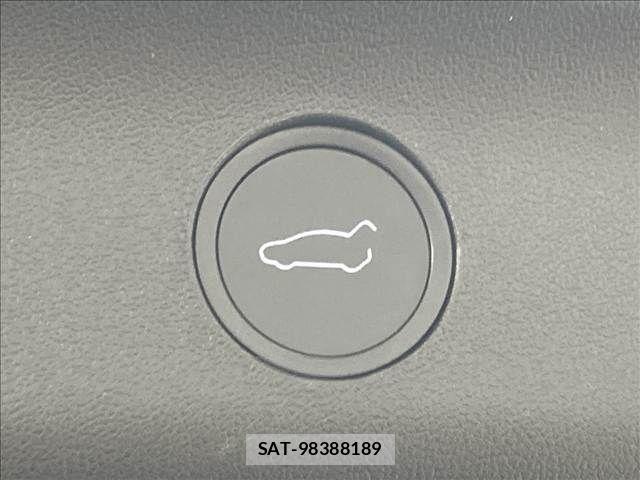 Tesla MODEL Y 2022-11 1422629-11