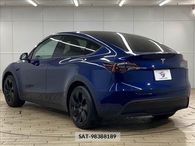 Tesla MODEL Y 2022-11 1422629-16