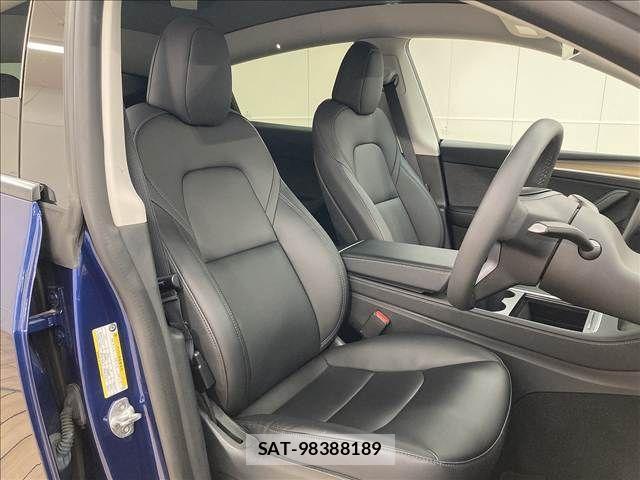 Tesla MODEL Y 2022-11 1422629-4