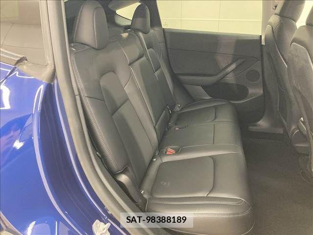 Tesla MODEL Y 2022-11 1422629-5