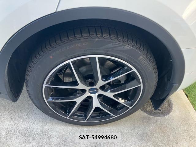 Tesla MODEL Y 2023-02 2101270-9