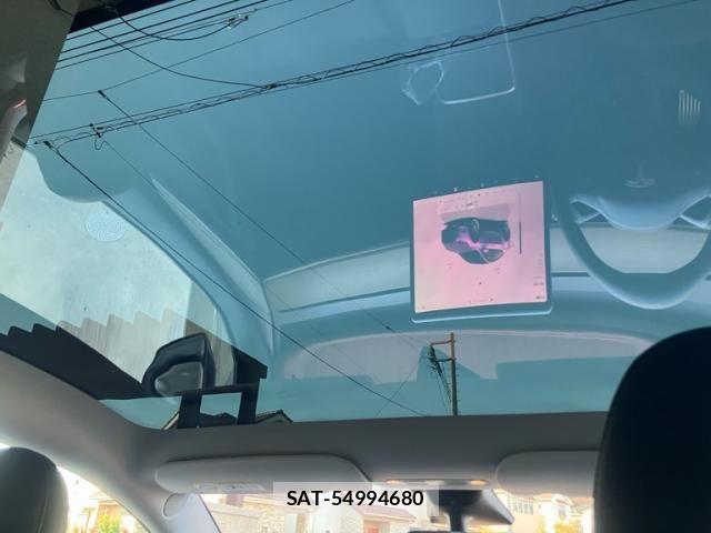 Tesla MODEL Y 2023-02 2101270-15