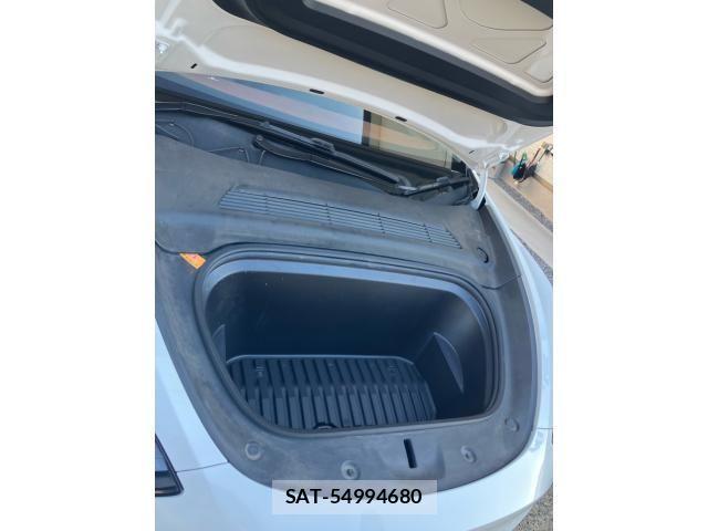 Tesla MODEL Y 2023-02 2101270-17