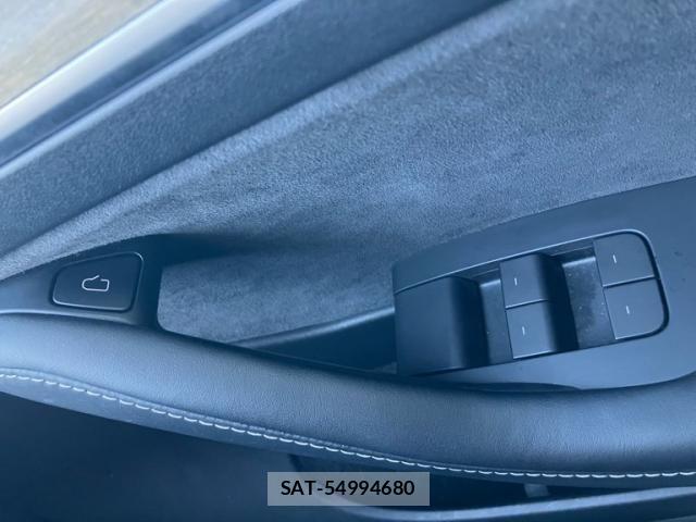 Tesla MODEL Y 2023-02 2101270-19