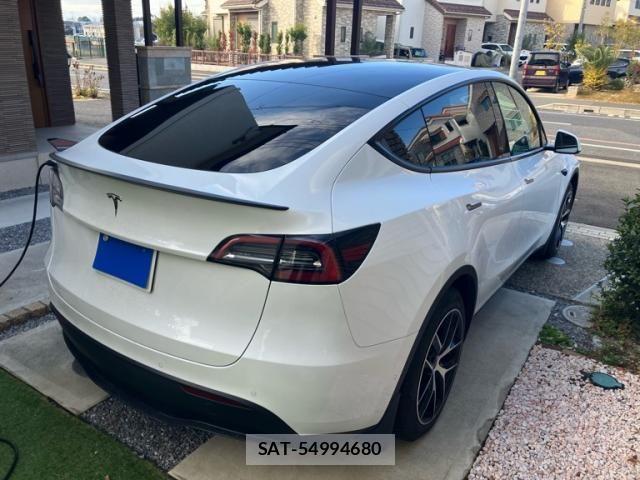Tesla MODEL Y 2023-02 2101270-2