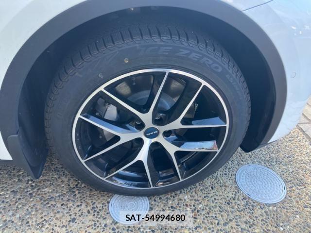 Tesla MODEL Y 2023-02 2101270-7